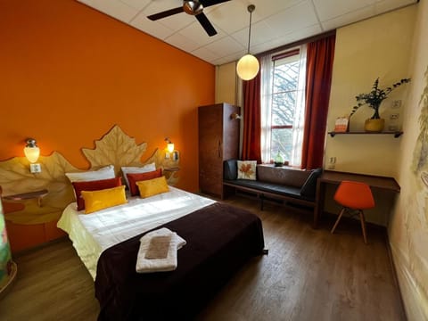 Hotel de Plataan Delft Centrum Vacation rental in Delft