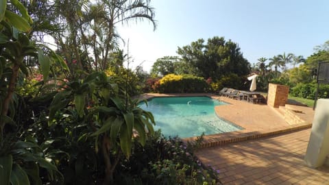 Crooked Tree Cottage B&B Bed and Breakfast in Umhlanga