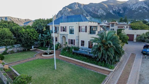 Lavender Manor Guest Lodge Vacation rental in Hermanus