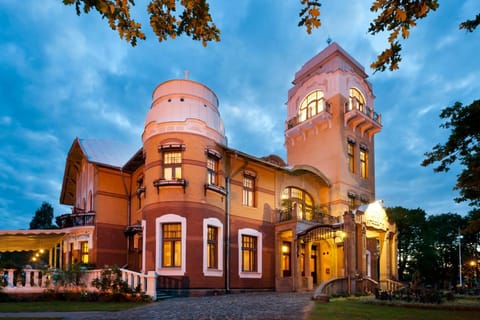 Villa Ammende Restaurant and Hotel Vacation rental in Estonia