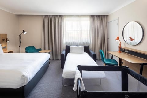 Holiday Inn High Wycombe M40 Jct.4 Vacation rental in High Wycombe