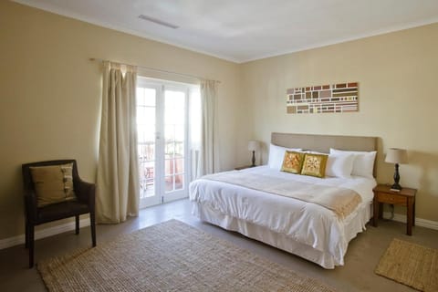 Villa Costa Rose - No Loadshedding Vacation rental in Sea Point