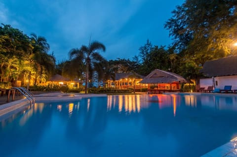 Twin Bay Resort Vacation rental in Sala Dan