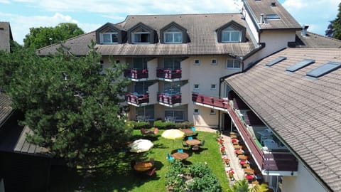 Logis Hotel Arc En Ciel Vacation rental in Thonon-les-Bains