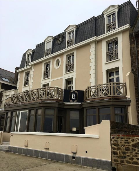 Hôtel Le Beaufort Vacation rental in St-Malo