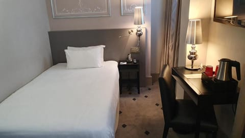 Hôtel Beauchamps Hotel in Paris