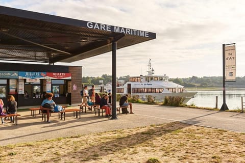 Mercure Vannes Le Port Hotel in Séné