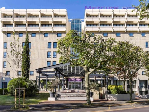 Mercure Paris Porte De Versailles Expo Vacation rental in Vanves