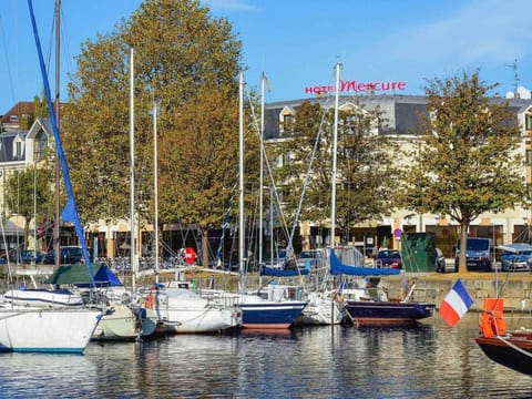 Mercure Caen Centre Port De Plaisance Vacation rental in Caen