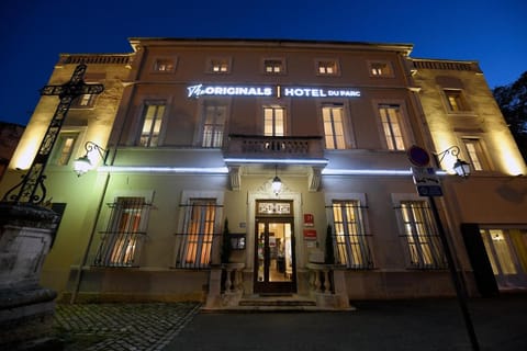 The Originals Boutique, Hotel du Parc, Cavaillon (Inter-Hotel) Vacation rental in Cavaillon