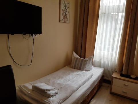 Hotel garni Djaran Vacation rental in Offenbach