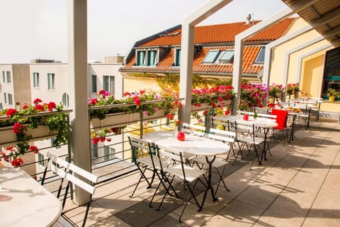 Mikon Eastgate Hotel - City Centre Vacation rental in Berlin