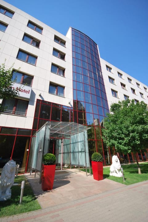 Lion'S Garden Hotel Vacation rental in Budapest