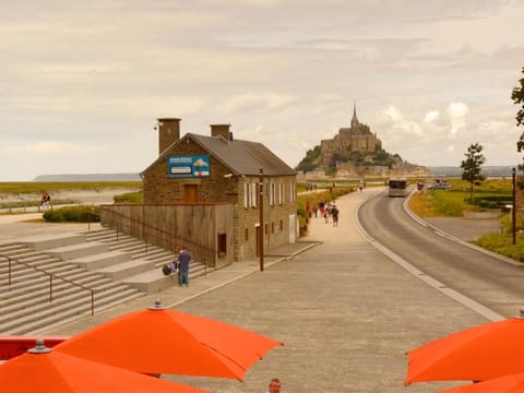 Hotel De La Digue Hotel in Mont Saint-Michel