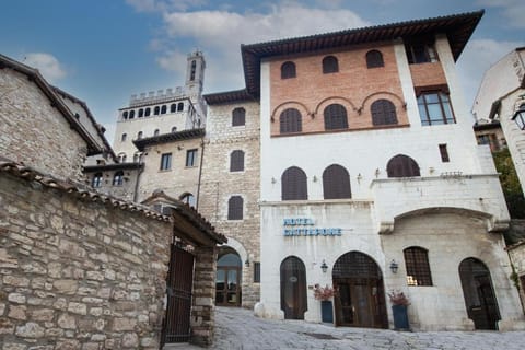 Hotel Gattapone Vacation rental in Gubbio