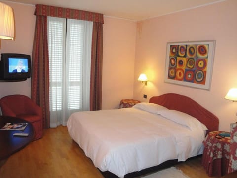 Hotel Due Mondi Vacation rental in Turin