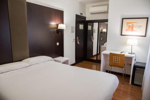 Hotel Delta Vacation rental in Tudela