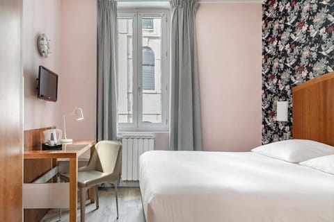 Grand Hotel Dauphiné Vacation rental in Toulon