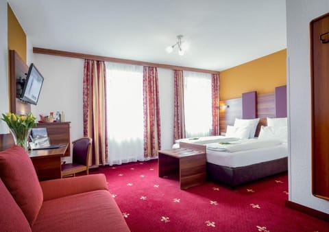 Tiptop Hotel Burgschmiet Garni Vacation rental in Nuremberg