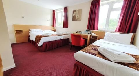 Royal Square Hotel - NEC and Birmingham Airport Hotel in Marston Green