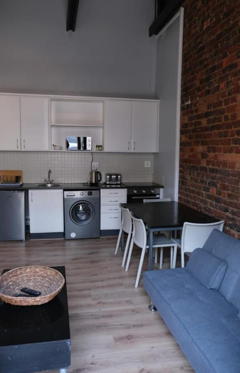 Daddy Long Legs Self Catering Apartments Condo in Cape Town