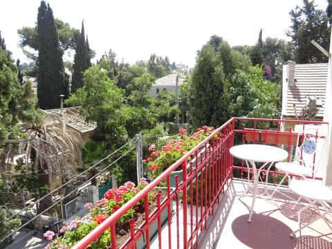 The Colony Hotel - Historical Templar's building Hotel in Jerusalem