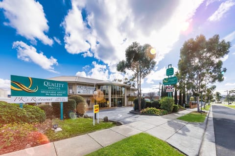 Quality Hotel Melbourne Airport Vacation rental in Melbourne