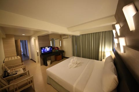 Sunshine Hotel & Residences - SHA Plus Hotel in Pattaya City