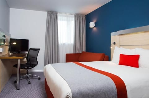 Holiday Inn Express Swindon City Centre Vacation rental in Swindon