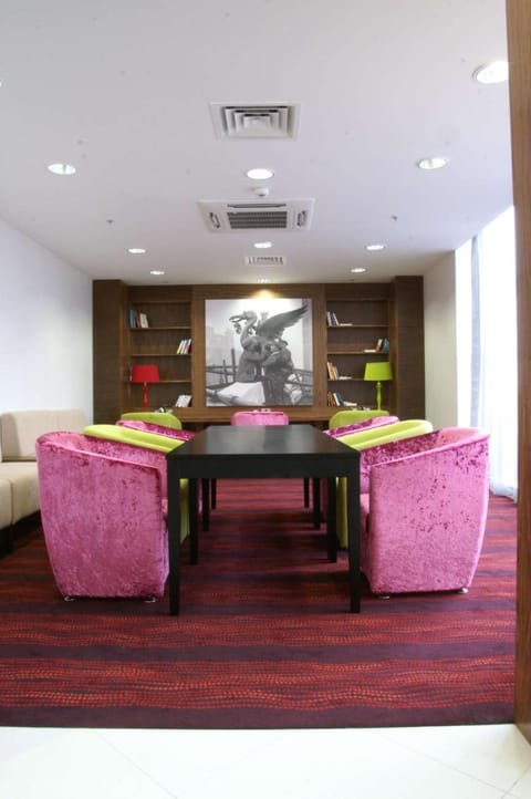 Hampton By Hilton Liverpool John Lennon Airport Vacation rental in Liverpool