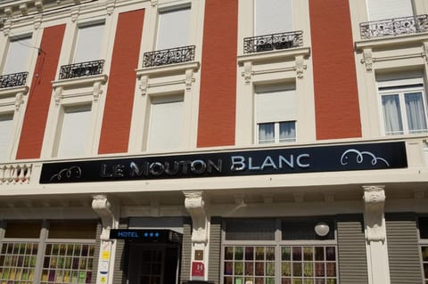 Logis Le Mouton Blanc Vacation rental in Cambrai