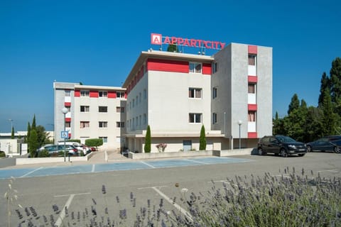 Appart'City Classic Marseille Aéroport - Vitrolles Aparthotel in Marignane