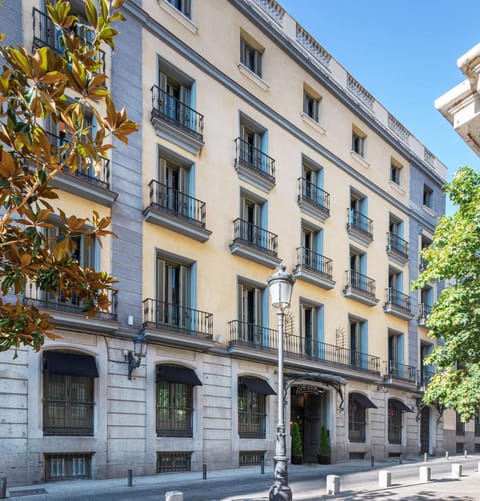 Radisson Blu Hotel, Madrid Prado Vacation rental in Centro