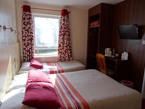 Gatwick White House Hotel Vacation rental in Horley