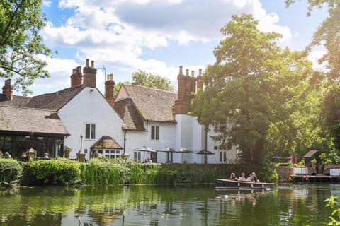 The Kingfisher Hotel in Bedford