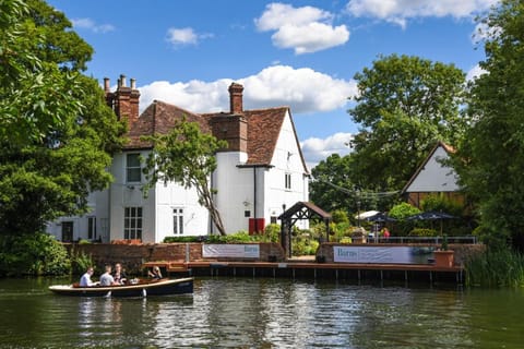 The Kingfisher Hotel in Bedford