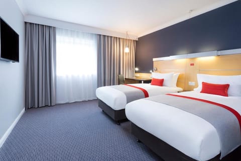 Holiday Inn Express Southampton - M27 J7 Vacation rental in Southampton