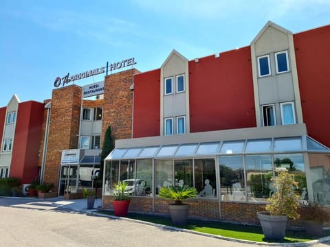 The Originals City Hôtel Marseille Aéroport Vacation rental in Marignane