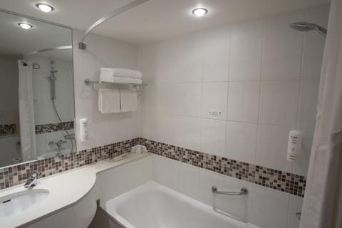 Holiday Inn London Brentford Lock Vacation rental in Brentford