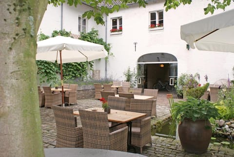 Fletcher Hotel-Restaurant Kasteel Erenstein Vacation rental in Kerkrade