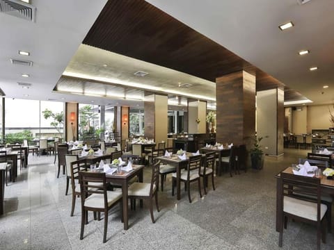 Sunbeam Hotel Pattaya - SHA Extra Plus Hôtel in Pattaya City