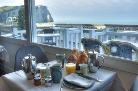 Hotel Le Rayon Vert Vacation rental in Étretat