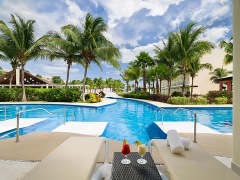 Azul Beach Resort Riviera Cancun, Gourmet All Inclusive by Karisma Resort in Puerto Morelos