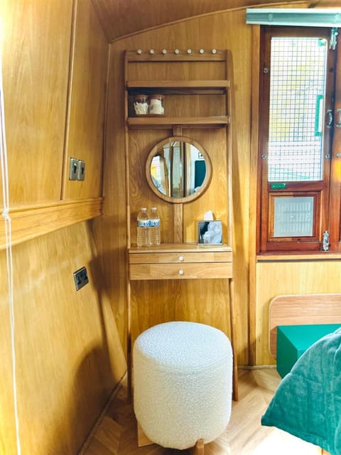 The Four Sisters Boatel - Houseboat Vacation rental in Edinburgh