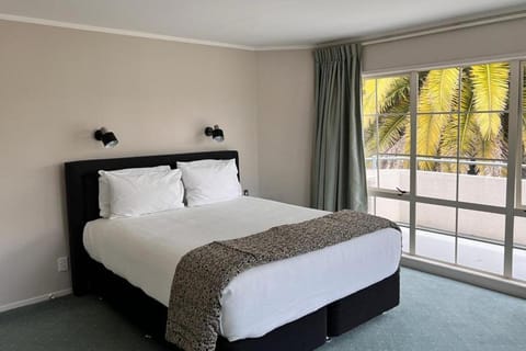 Silver Fern Rotorua - Accommodation & Spa Vacation rental in Rotorua