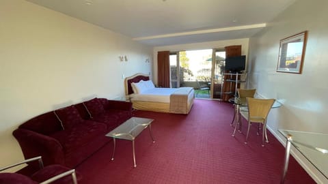 Chantillys Motor Lodge Vacation rental in Taupo