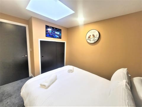 New County Hotel by RoomsBooked Vacation rental in Gloucester