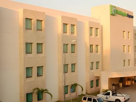 Holiday Inn Express Paraiso - Dos Bocas Vacation rental in State of Tabasco