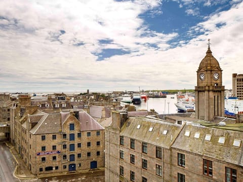 ibis Aberdeen Centre - Entertainment District Vacation rental in Aberdeen