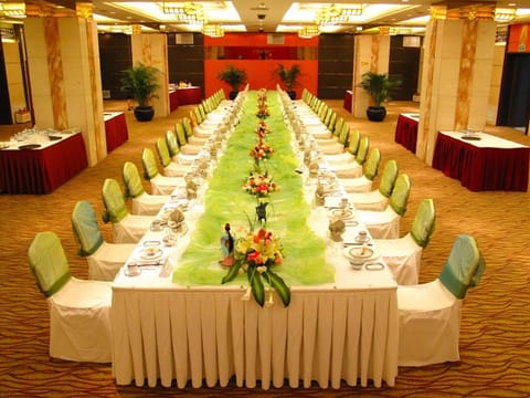 Howard Johnson Ginwa Plaza Hotel Hotel in Xian